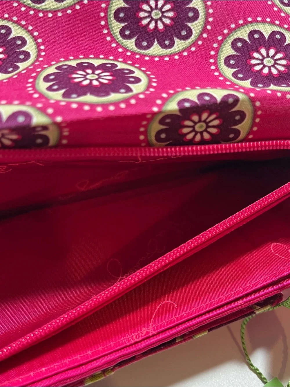 Vera Bradley "Very Berry Paisley" Travel Wallet - Picture 9 of 14